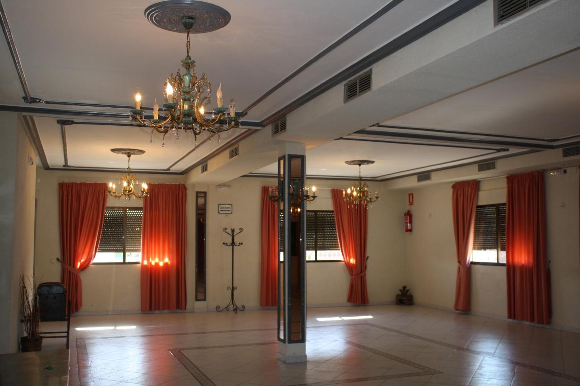Hotel Carvajal Torrejon el Rubio Ngoại thất bức ảnh
