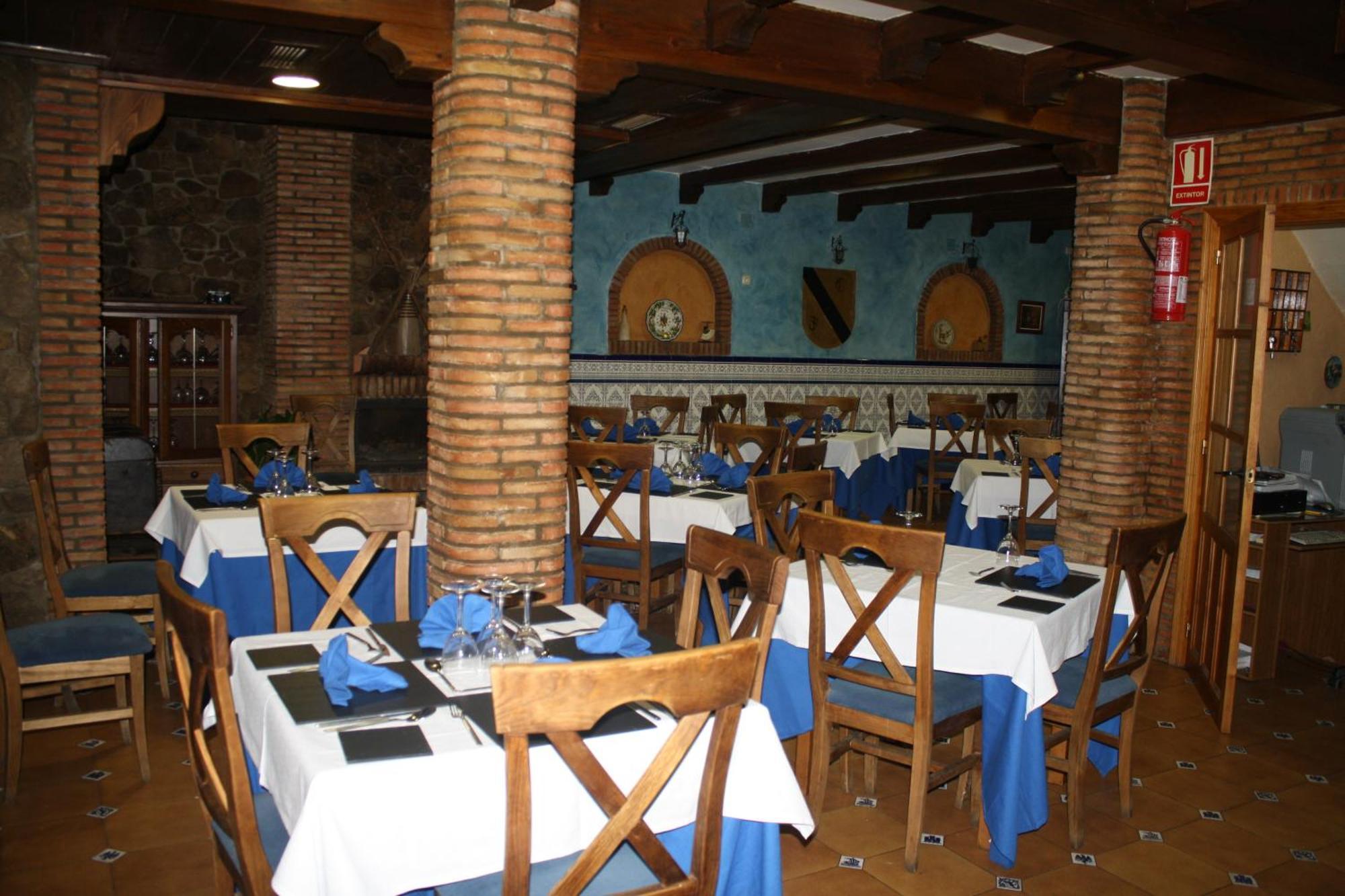 Hotel Carvajal Torrejon el Rubio Ngoại thất bức ảnh