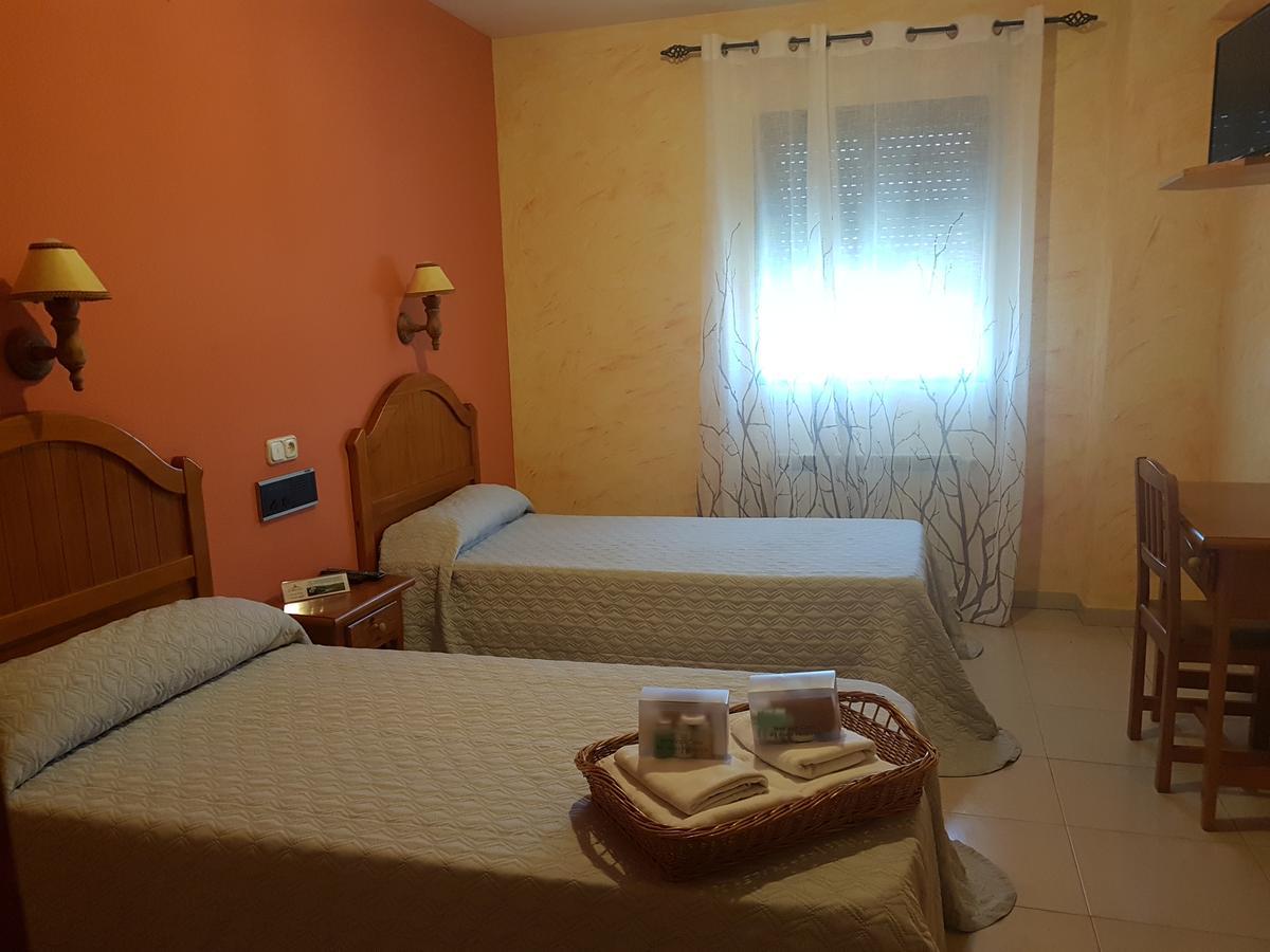 Hotel Carvajal Torrejon el Rubio Ngoại thất bức ảnh